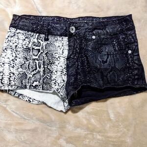 Love sick hot topic snakeskin tripp nyc shorts punk emo goth scene xs 3 vintage